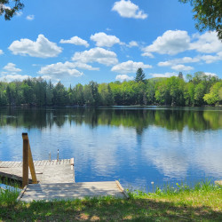 Vezeau Chalet Peaceful Waterfront Getaway